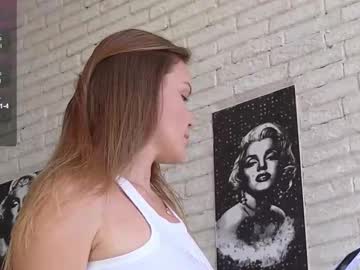 Foto porno Ganduri murdare cu peachylina pe KUR.ro