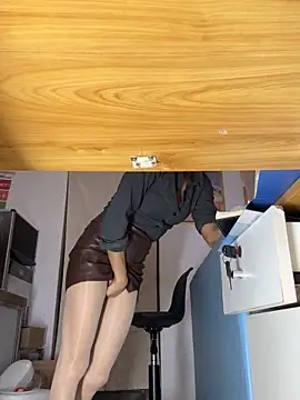 Foto porno penquan-520 ne arata tot la camera pe KUR.ro