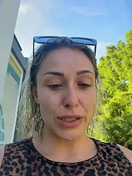 Foto porno petrouchkaaa_ ne arata tot la camera pe KUR.ro