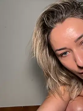 Foto porno petrouchkaaa_ ne arata tot la camera pe KUR.ro