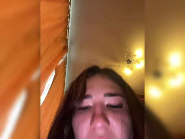 Album foto porno pietstop se dezbraca la web pe BongaCams