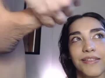 Foto porno pinkpigss se dezbraca la web pe Chaturbate pe KUR.ro