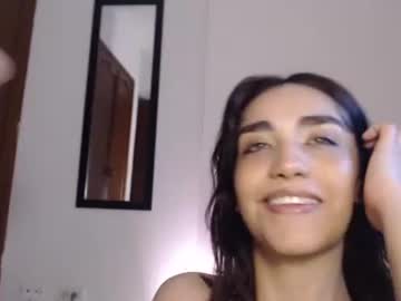 Foto porno pinkpigss se dezbraca la web pe Chaturbate pe KUR.ro