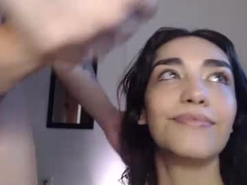 Foto porno pinkpigss se dezbraca la web pe Chaturbate pe KUR.ro