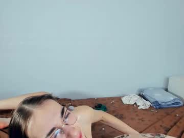 Foto porno Nebunii pe chat marca polly_bee pe KUR.ro