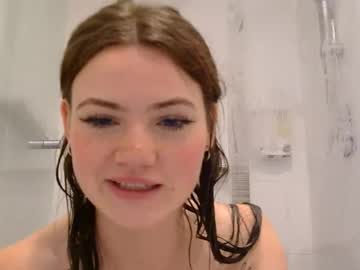 Foto porno poppyjoyyy se dezbraca la web pe Chaturbate pe KUR.ro