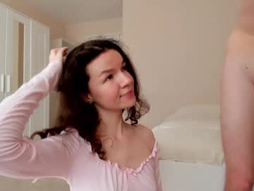 Foto porno Nebunii pe chat marca pornra pe KUR.ro