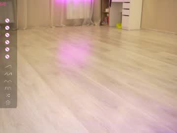 Foto porno Nebunii pe chat marca queenelia pe KUR.ro