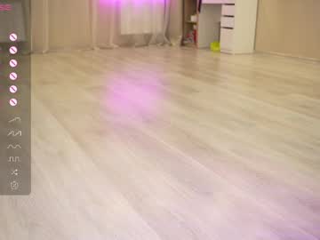 Foto porno Nebunii pe chat marca queenelia pe KUR.ro