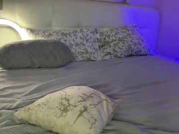 Foto porno randiburt se dezbraca la web pe Chaturbate pe KUR.ro