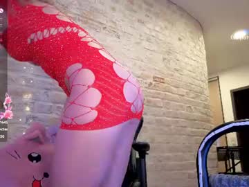 Foto porno roxxxie_reid ne arata tot la camera pe KUR.ro