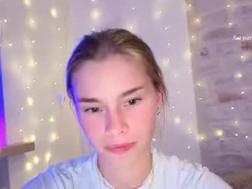 Foto porno roxxxie_reid ne arata tot la camera pe KUR.ro