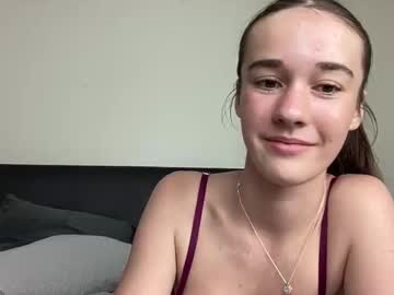 Foto porno sageexx ne arata tot la camera pe KUR.ro