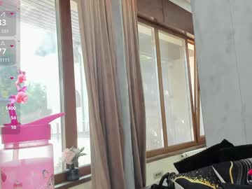 Foto porno sassyt33n se dezbraca la web pe Chaturbate pe KUR.ro
