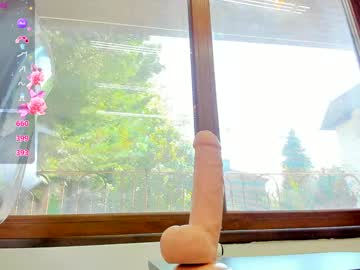 Foto porno sassyt33n se dezbraca la web pe Chaturbate pe KUR.ro