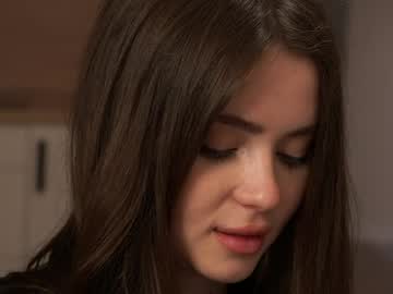 Foto porno Nebunii pe chat marca scarletmore pe KUR.ro