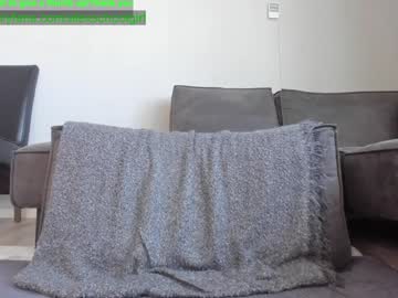 Foto porno Sex online cu schoolgirl19 pe KUR.ro