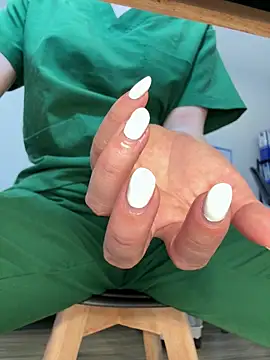 Foto porno Nebunii pe chat marca secretly_masturbating pe KUR.ro