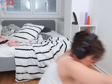 Foto porno Nebunii pe chat marca serareads pe KUR.ro