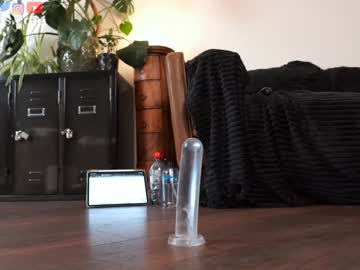 Foto porno Nebunii pe chat marca serareads pe KUR.ro