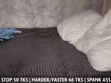 Foto porno sex_boooy_girl descoperita pe video chat pe KUR.ro