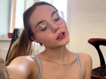Foto porno Nebunii pe chat marca sexstar_l1fstyl3 pe KUR.ro