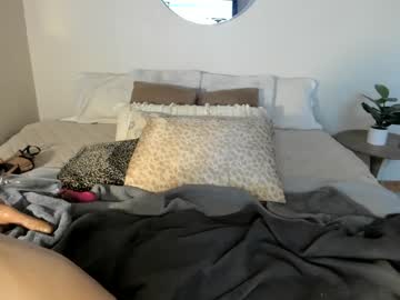 Foto porno Ganduri murdare cu sexxylaurab pe KUR.ro