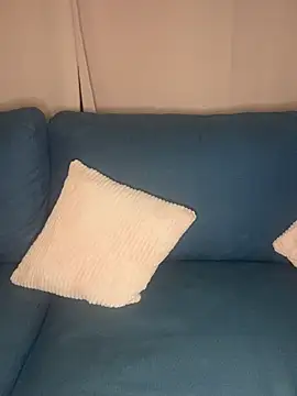 Foto porno shortybig_official ne arata tot la camera pe KUR.ro
