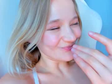 Foto porno showmejenny ne arata tot la camera pe KUR.ro