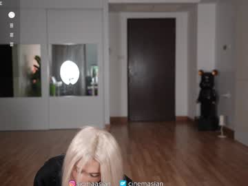 Foto porno sigmasian se dezbraca la web pe Chaturbate pe KUR.ro