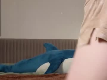 Foto porno silkencrave se dezbraca la web pe Chaturbate pe KUR.ro