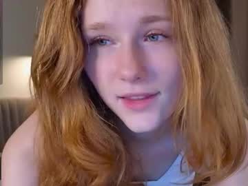 Foto porno silkencrave se dezbraca la web pe Chaturbate pe KUR.ro