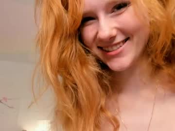 Foto porno silkencrave se dezbraca la web pe Chaturbate pe KUR.ro