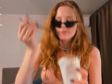 Foto porno silkencrave se dezbraca la web pe Chaturbate pe KUR.ro