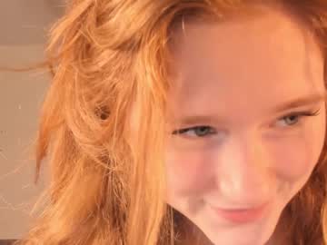 Foto porno silkencrave se dezbraca la web pe Chaturbate pe KUR.ro