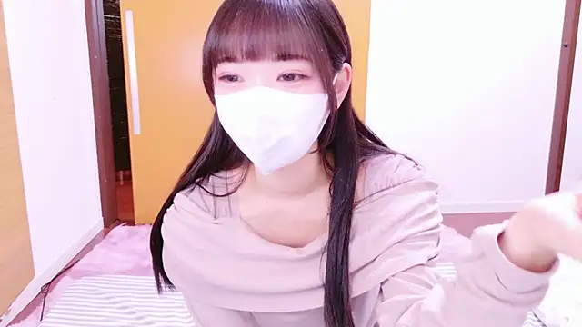 Foto porno siorin_18 se dezbraca la web pe StripChat pe KUR.ro