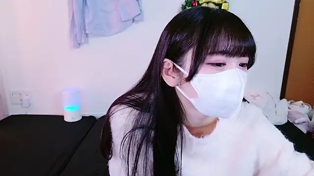 Foto porno siorin_18 se dezbraca la web pe StripChat pe KUR.ro