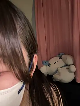 Foto porno siorin_18 se dezbraca la web pe StripChat pe KUR.ro