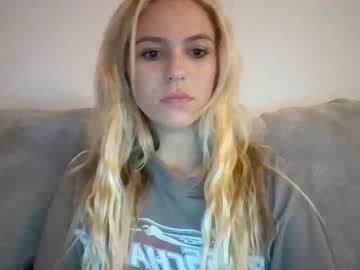 Foto porno Nebunii pe chat marca skyelynnxo pe KUR.ro
