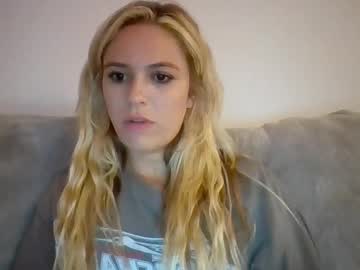 Foto porno Nebunii pe chat marca skyelynnxo pe KUR.ro