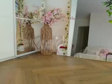 Foto porno sofiaaaxoxoxo se dezbraca la web pe Chaturbate pe KUR.ro