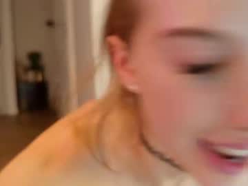 Foto porno sofiaaaxoxoxo se dezbraca la web pe Chaturbate pe KUR.ro