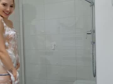 Foto porno sofiaaaxoxoxo se dezbraca la web pe Chaturbate pe KUR.ro