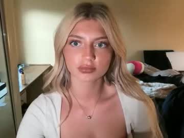 Foto porno Nebunii pe chat marca summerclarke2 pe KUR.ro