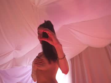 Foto porno sunny_maria ne arata tot la camera pe KUR.ro