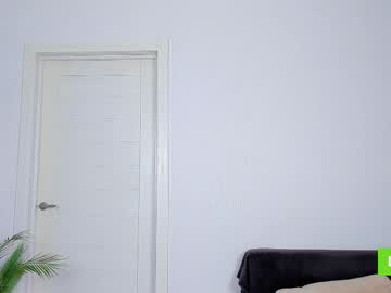 Foto porno sweet__piece se dezbraca la web pe Chaturbate pe KUR.ro