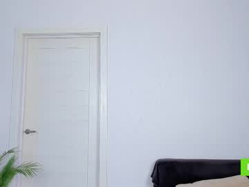 Foto porno sweet__piece se dezbraca la web pe Chaturbate pe KUR.ro
