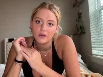 Foto porno sweetbrittaniexox se dezbraca la web pe Chaturbate pe KUR.ro