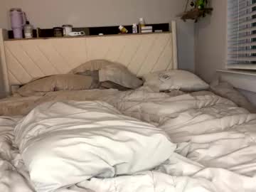 Foto porno sweetbrittaniexox se dezbraca la web pe Chaturbate pe KUR.ro