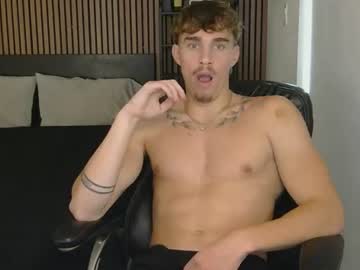 Foto porno Nebunii pe chat marca thenicoryder pe KUR.ro